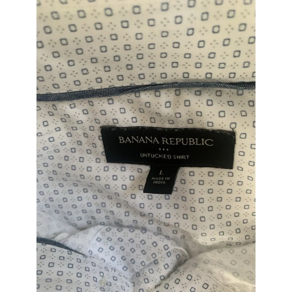Banana Republic Shirt Men's Large L Untucked Fit White Blue Geometric‎